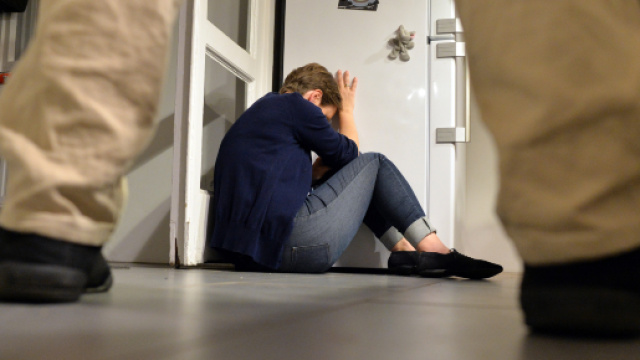 Varese, segregata e violentata per 10 anni dal marito e dai nuori - tpi.it