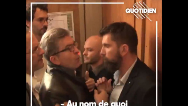 Jean-Luc M&eacute;lenchon a apostroph&eacute; un procureur et un policier durant la perquisition du si&egrave;ge de son parti.