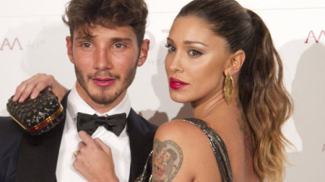Stefano De Martino a luci rosse