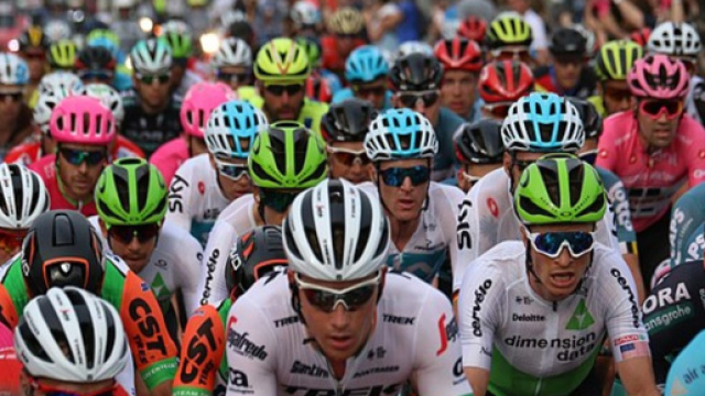 Ciclismo, nuove regole per i grandi giri: meno wild card per gli organizzatori