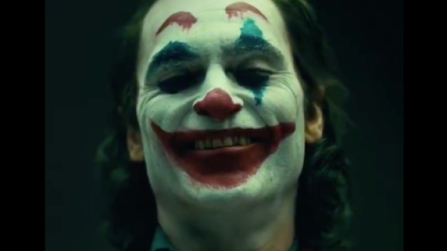 Nel 2019 in film 'Joker' interpretato da Joaquin Phoenix arriver&agrave; sul grande schermo.