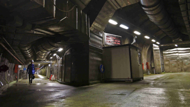 Acqua inquinata per gli esperimenti ai Laboratori del Gran Sasso: indagati i vertici dell'Istituto Nazionale di Fisica Nucleare.