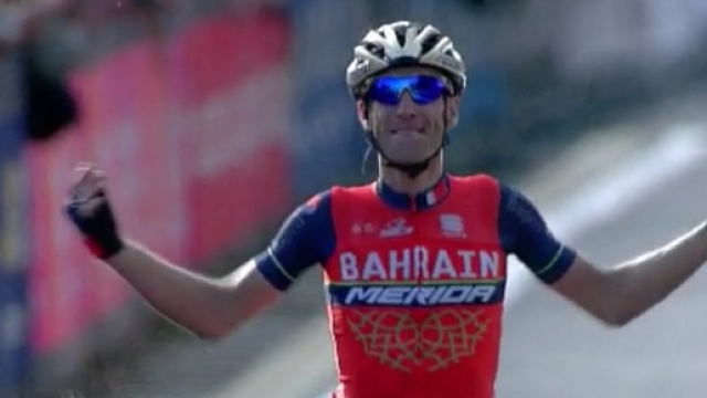 Vincenzo Nibali vittorioso un anno fa al Lombardia.