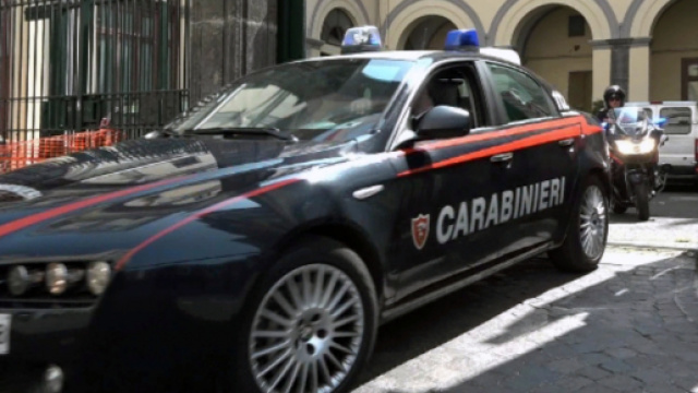Maxi operazione dei carabinieri di Napoli: arresti e sequestri di droga e armi
