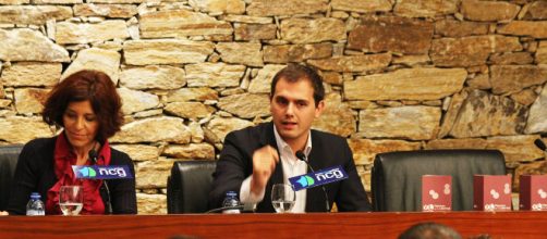 Rifirafe entre Rivera y Echenique