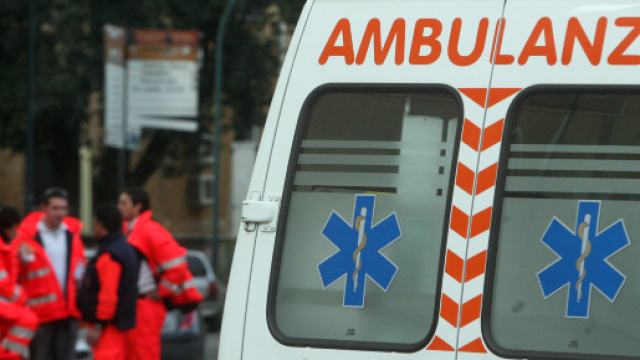 Bambina di 6 anni colpita da un proiettile nel Napoletano, corsa in ospedale con una ferita all&rsquo;occhio.