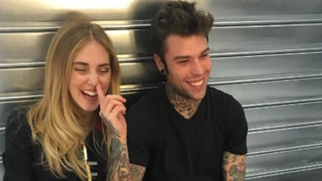 Chiara Ferragni e Fedez nel mirino del web per la festa al supermercato