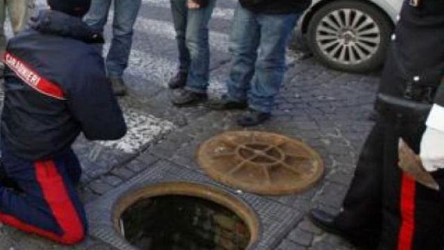 Napoli, presa banda del buco: arrestati anche una guardia giurata e un impiegato comunale