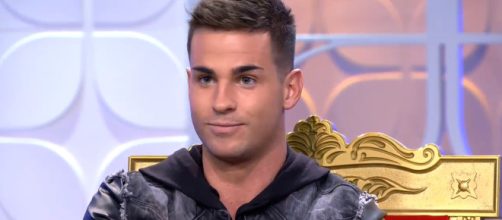 El tronista le ha dejado un chupet&oacute;n a Imi en su cita sin c&aacute;maras