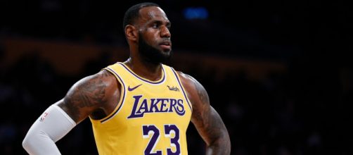 LeBron might be on his 15th year, but he is still freakishly athletic. image - azcentral.com