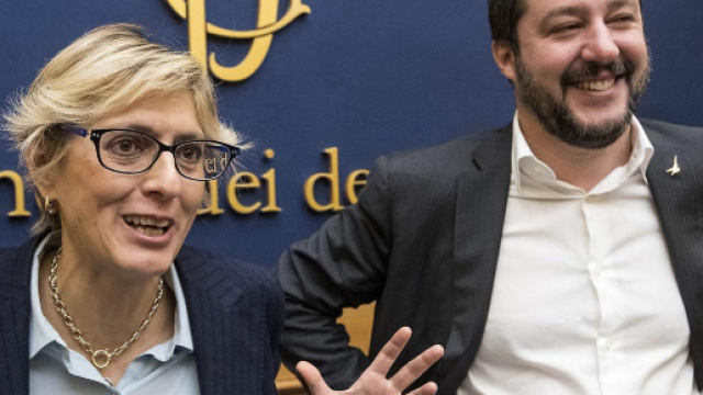 Pensioni quota 100, uscita statali dai 62 anni e nuovi controlli presenze: la riforma Pa.
