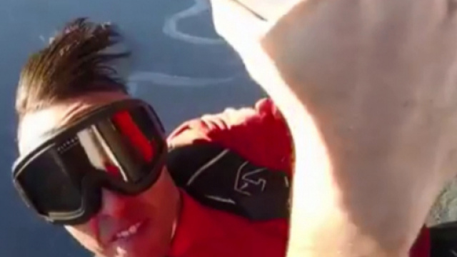 Rapper canadese precipita dall'aereo mentre gira un video.