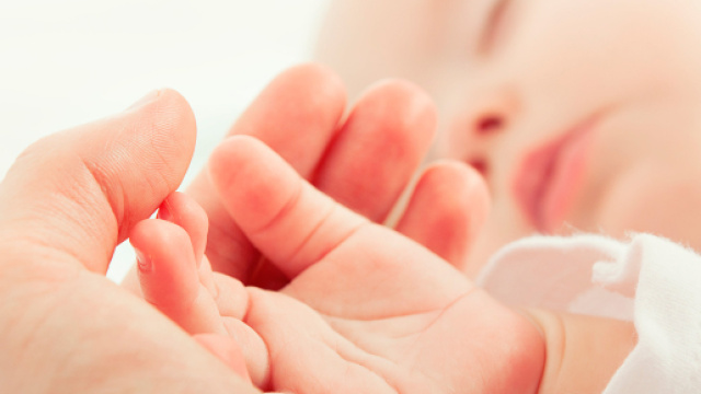 Venezuele, donna partorisce in strada: non aveva i soldi per potersi ricoverare