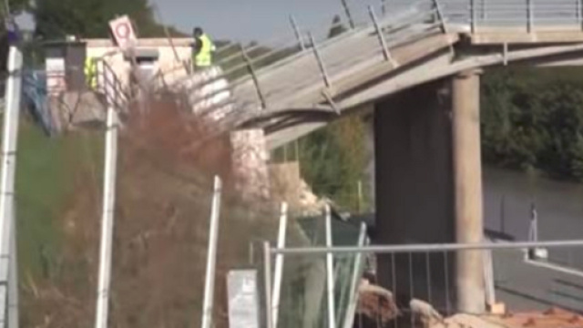 Ravenna, crolla un ponte: tecnico della protezione civile precipita e muore sotto le macerie - Leggo.it