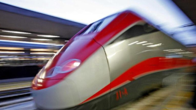 Terribile incidente ferroviario alla stazione di Porta Susa, un ragazzo &egrave; stato investo da un Freccia Rossa