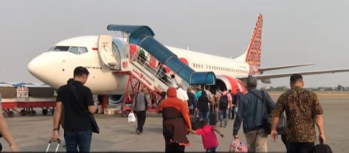 Passengers boarding a flight on Lion Air Boeing 737 MAX 8 [Image courtesy &ndash; Rahmat Dhani YouTube video]