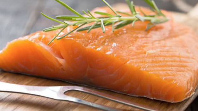 Salmone affumicato contaminato: le origini del problema nell'UE