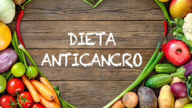 Mangiar bene aiuta a prevenire il cancro