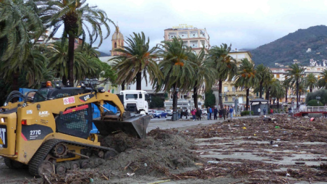 Rapallo, diga cede e provoca strage di yacht: danneggiato quello di Berlusconi.