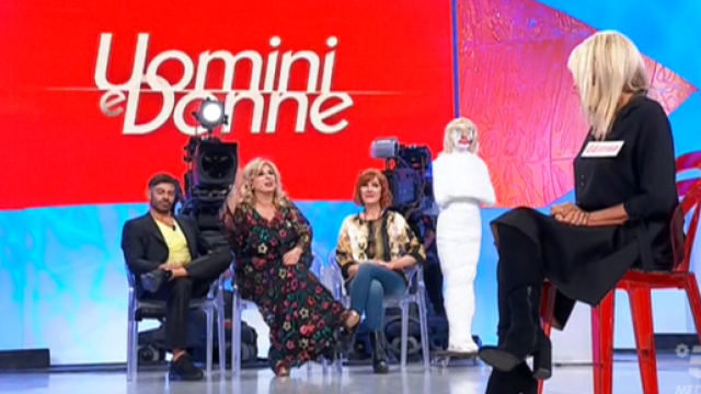 Uomini e Donne | puntata 15 ottobre 2018 | Trono Over - gossipblog.it