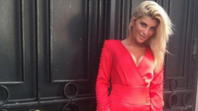 10 Couples Parfaits 2 : ivre en boite de nuit, Melanight embrasse un gar&ccedil;on