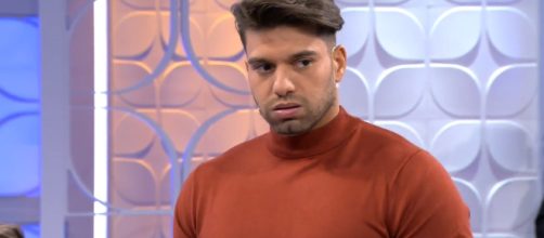 Moha le confiesa a sus pretendientas que rompi&oacute; las reglas del programa con Anastasia