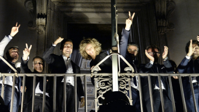 Dopo i fasti del balcone il governo atteso allo scontro con l'Ue