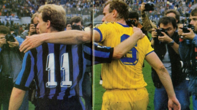 Karl-Heinz Rummenigge ed Hans-Peter Briegel dopo Inter-Verona 0-0 del 7 ottobre 1984