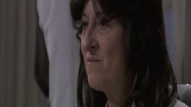 Una Vita, puntate spagnole: Ursula Dicente internata in manicomio