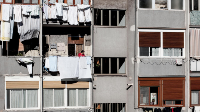 Taranto, uomo lancia la figlia e aggredisce l'altro: arrestato