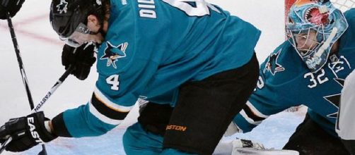 5 stars, from Monday's San Jose Sharks vs New York Islanders game, stood out. [Image via usatoday/YouTube]