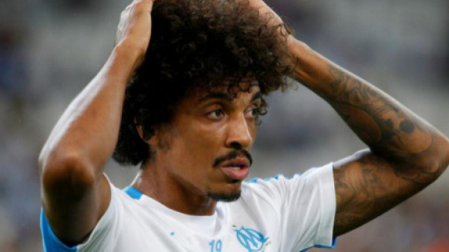 Luiz Gustavo fait le duo avec Kevin Strootman dans l'entrejeu, au grand plaisir de Dimitri Payet.