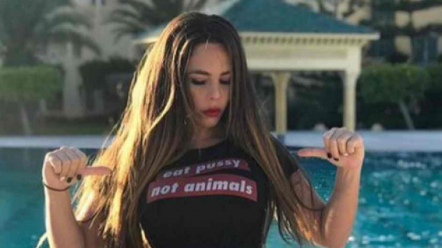 Reconvertie en chr&eacute;tienne &eacute;vang&eacute;lique, Kim Glow met en garde ses fans sur les dangers d'Halloween.