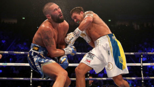 Oleksandr Usyk si conferma campione indiscusso dei pesi massimi leggeri: Bellew va k.o dopo otto riprese