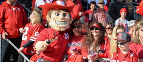 Cornhuskers impress talented defensive tackle target on unofficial visit [Image via huskercorner/YouTube]