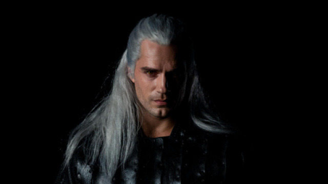 The Witcher : premier aper&ccedil;u de Henry Cavill dans le costume de ... - numerama.com