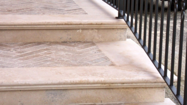 Paderno, uomo cade dalle scale: morto il piccolo di due mesi che era con lui