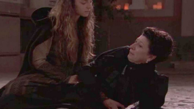 Anticipazioni Una Vita: Ursula viene accoltellata dalla figlia Olga