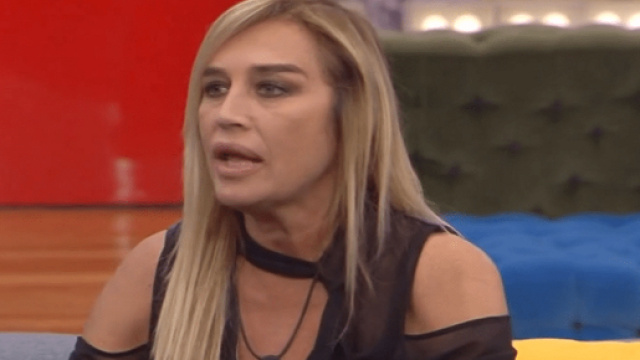 Lory Del Santo e Maurizio Battista parlando di complotto per la finale tra alcuni inquilini del Gf Vip