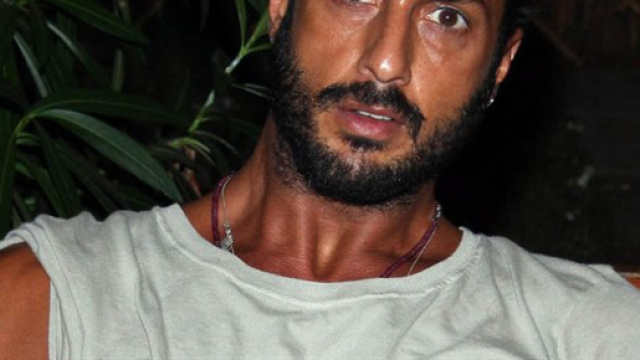 Fabrizio Corona e Lele Mora a letto