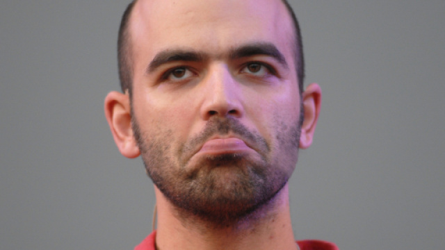 Roberto Saviano, un'indagine di Panorama sullo scrittore di Gomorra svela il nome della fidanzata: &egrave; Maria Di Donna