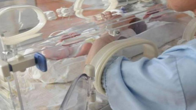 Roma, una donna di 62 anni diventa mamma partorendo una bambina