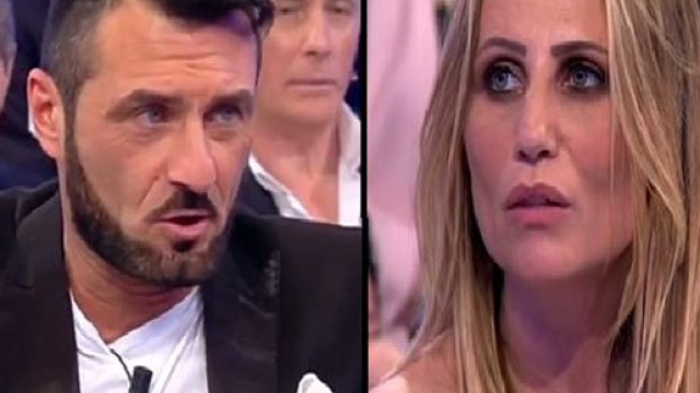 U&D, Ursula balla con Gianni Sperti e poi commenta sui social