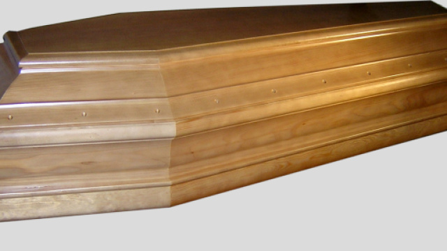 Uri, preparano la bara e il funerale per la madre, ma lei &egrave; ancora viva