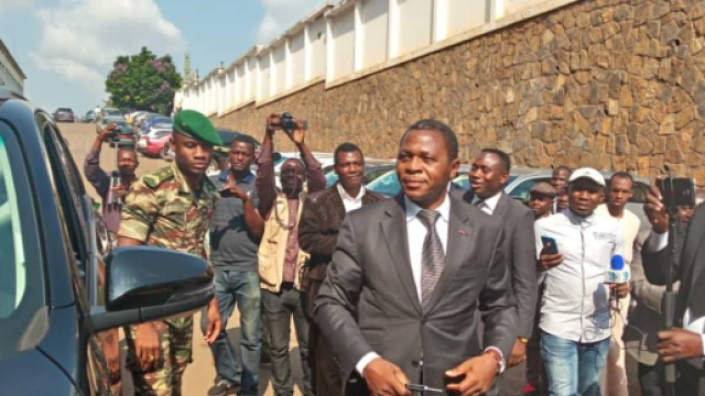 Le ministre de l'Administration territoriale (c) Douki Oc&eacute;ane