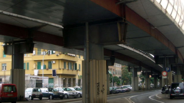 Roma: 22enne si allontana da casa e finisce nel covo dei pusher, la salvano i carabinieri