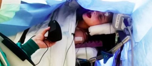 Kira Iaconetti sang "Island in the Sun" while undergoing brain surgery for a tumour. [Image @royalqueen607/Twitter]