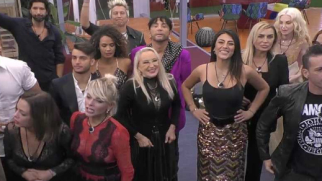 Gf Vip, Francesco e Giulia asfaltati