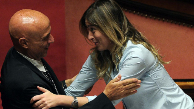 Pd, Marco Minniti si candida alla segreteria, ma scarica Renzi e Boschi