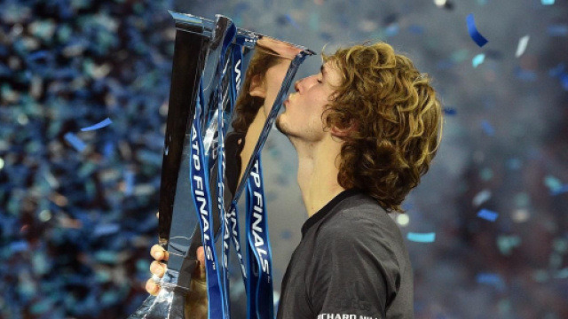 Alexander Zverev bat Novak Djokovic en finale et termine &agrave; la 4e place mondiale.